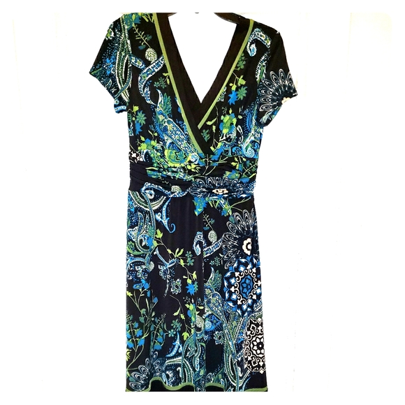 Studio I Dresses & Skirts - ❤Studio l V-neck Dress